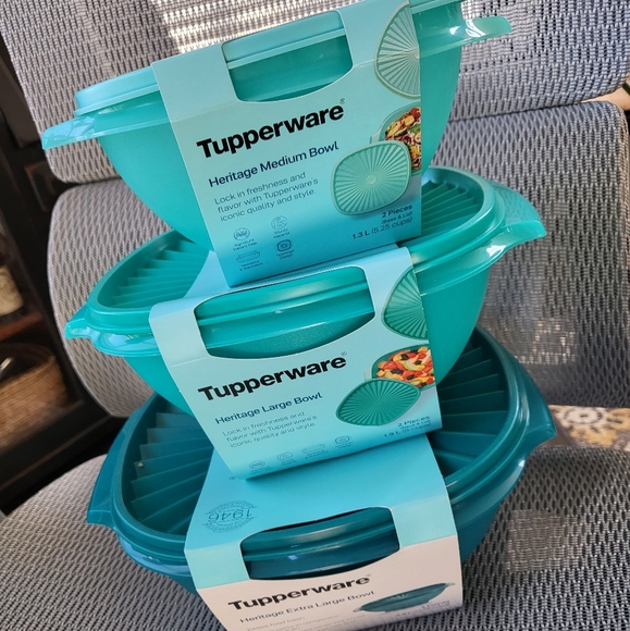 Set of 3 Tupperware Bowls - Picture 1 of 4